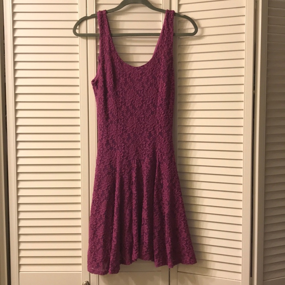 Formal lace midi dress